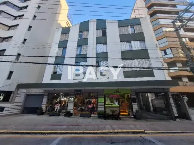 Apartamento com 3 Quartos para alugar, 76m² no Centro, Florianópolis