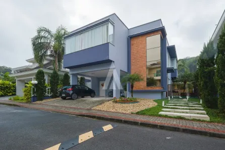 Casa de Condomínio com 3 Quartos à venda, 271m² no América, Joinville