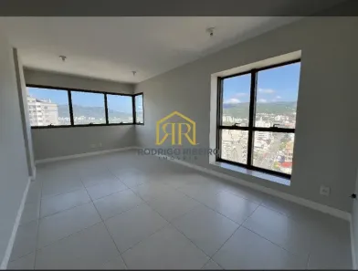 Conjunto Comercial / Sala à venda, 29m² no Trindade, Florianópolis