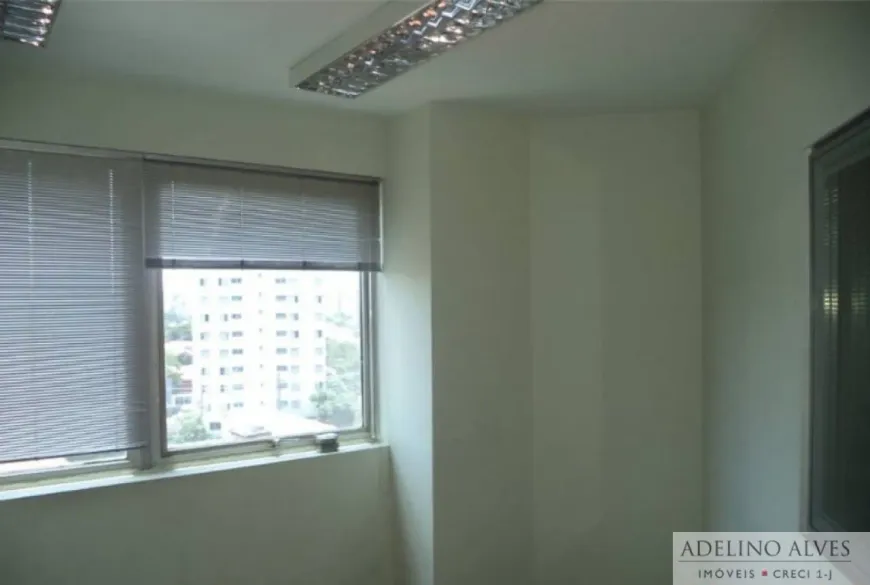 Foto do imóvel - Imóvel comercial para alugar com ar-condicionado, 204 m², 4 banheiros e 4 vagas na garagem.