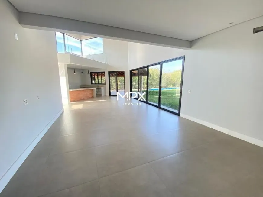 Foto do imóvel - Casa de condomínio para alugar com 3 quartos, 3 suítes, 385 ou 375 m², 5 banheiros e de 3 a 6.