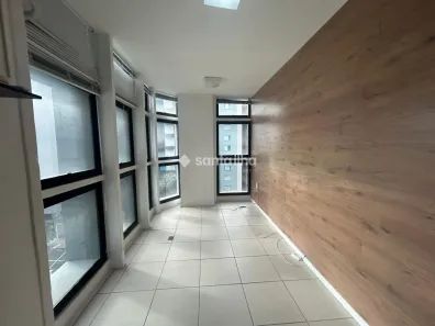 Conjunto Comercial / Sala à venda, 32m² no Centro, Florianópolis