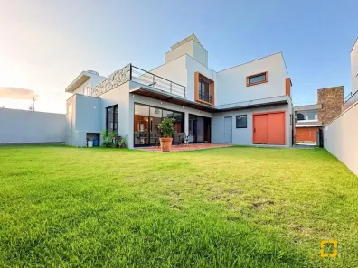 Casa de Condomínio com 2 Quartos à venda, 240m² no Campeche, Florianópolis