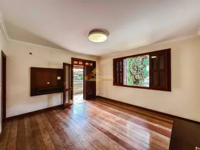 Casa Comercial com 4 Quartos para alugar, 448m² no Centro, Divinópolis