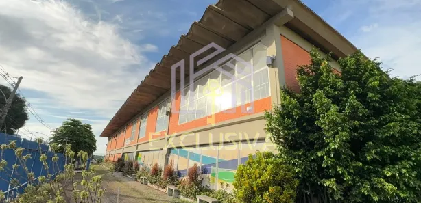 Foto do imóvel - Prédio comercial com 2 andares, com mais de 70 salas, cozinhas e refeitórios,