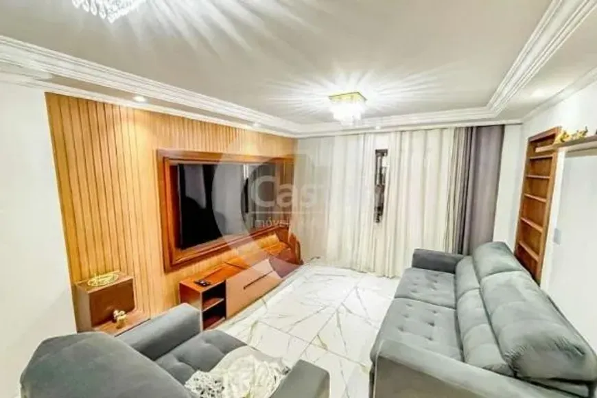 Foto do imóvel - Sobrado à venda com 3 quartos, 1 suíte, 180 m², 3 a 4 banheiros e 2 vagas próximo ao Metrô Vila.