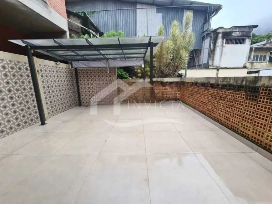 Foto do imóvel - Casa de condomínio à venda com 3 quartos, sendo 1 suíte, de 102 a 112 m², 3 a 4 banheiros.