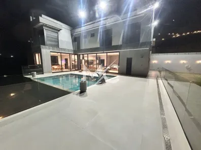 Sobrado com 5 Quartos à venda, 300m² no Centro, Igaratá