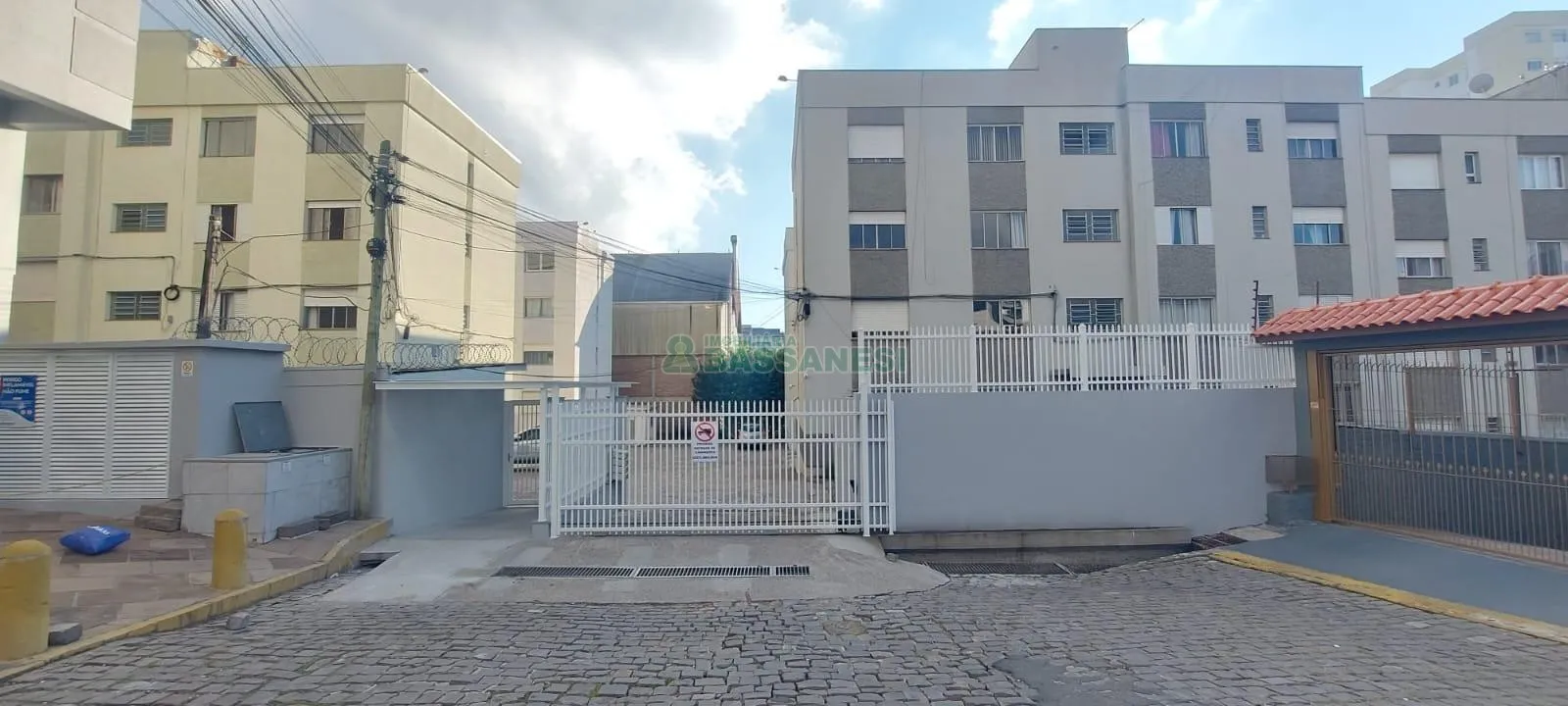Apartamento para alugar com 77 m², 2 quartos, 2 banheiros, 1 vaga em