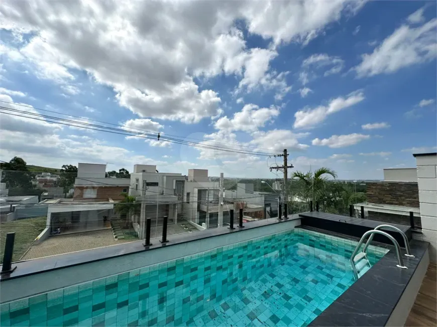 Foto do imóvel - Casa de condomínio para alugar com 3 quartos, 1 suíte, 280 m², 3 banheiros e 2 vagas na garagem.