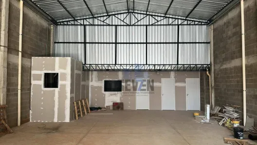 Galpão / Depósito / Armazém para venda ou aluguel, 250m² no Vila Flores, Bauru