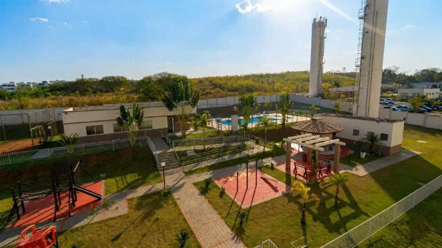 Foto do imóvel - Apartamento à venda com 2 quartos, 1 banheiro, 1 vaga na garagem e condomínio com piscina e.