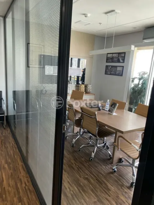 Foto do imóvel - Sala/Conjunto/Escritório à venda com 76 m², 1 banheiro e 1 vaga na garagem próximo à Estação.