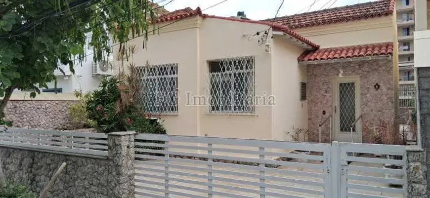 Foto do imóvel - Casa de condomínio à venda com 3 quartos, 1 banheiro, 1 vaga na garagem e condomínio fechado em