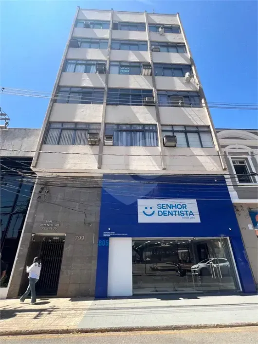 Foto do imóvel - Sala/Conjunto/Escritório à venda com 25 m², 1 banheiro, condomínio com elevador e aceita.
