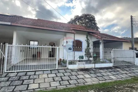 Casa com 4 Quartos à venda, 140m² no Quinta da Barra, Teresópolis