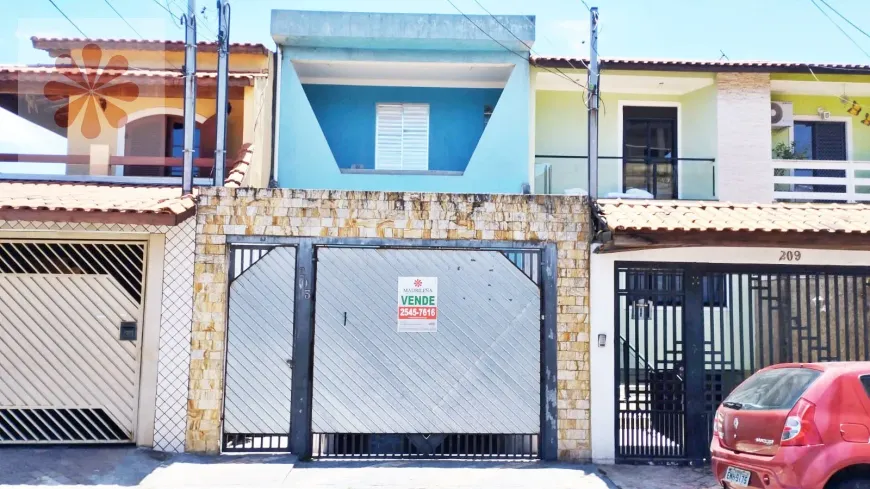 Foto do imóvel - Sobrado à venda com 4 quartos, 1 suíte, 3 banheiros e 3 vagas na garagem em