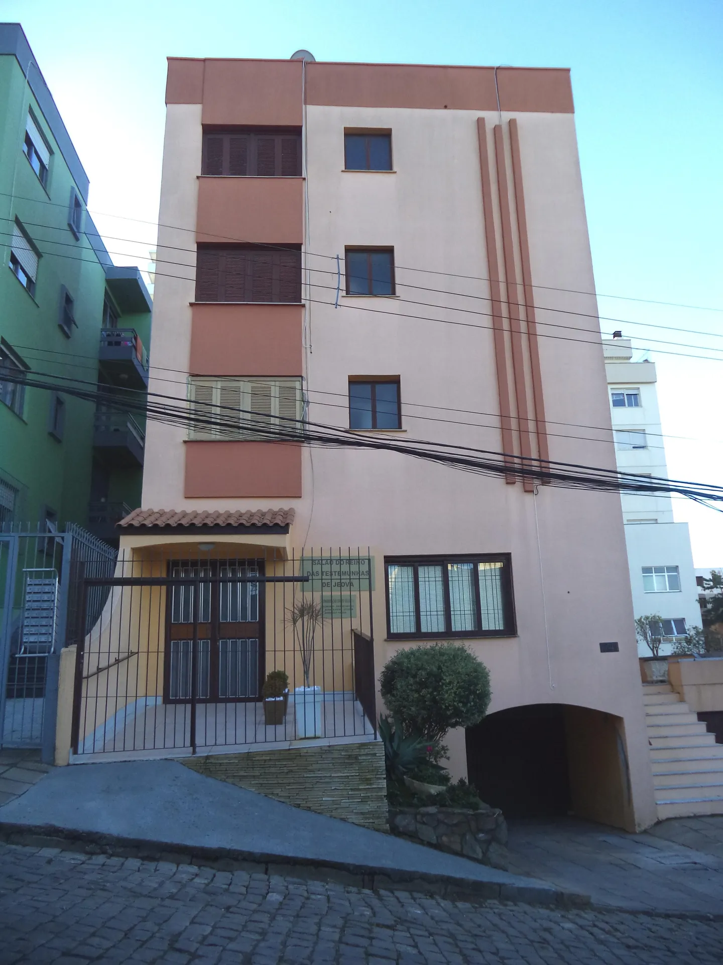Apartamento para alugar com 98 m², 2 quartos, 1 banheiro, 1 vaga em