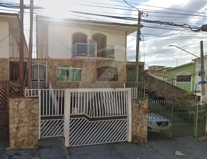 Foto do imóvel - Sobrado à venda com 3 quartos, 1 suíte, 180 m², 4 banheiros e 6 vagas próximo ao Metrô Tucuruvi.