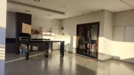 Casa com 3 Quartos à venda, 252m² no Centro, Araguari