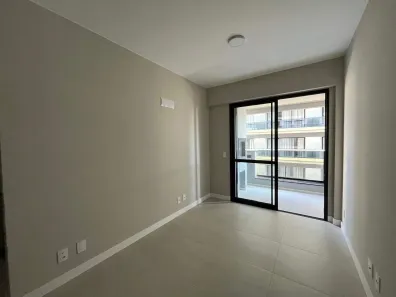 Apartamento com 2 Quartos para alugar, 68m² no Centro, Florianópolis