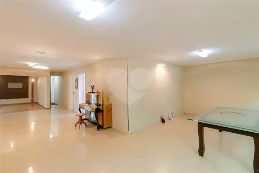 Foto do imóvel - Casa à venda com 3 quartos, 3 suítes, 437 m² e 6 banheiros em