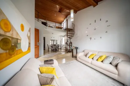 Casa com 3 Quartos para alugar, 200m² no Uberaba, Curitiba