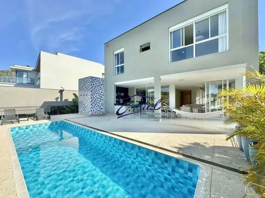 Foto do imóvel - Casa de condomínio à venda com 5 quartos, 5 suítes, 752 m², 8 banheiros e 7 vagas em