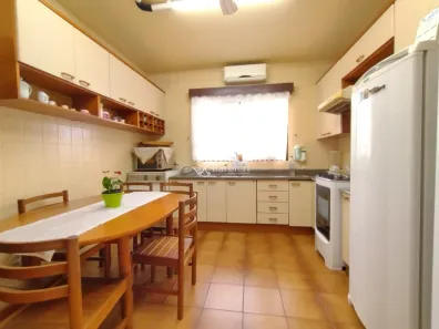 Casa com 3 Quartos à venda, 238m² no Água Verde, Blumenau