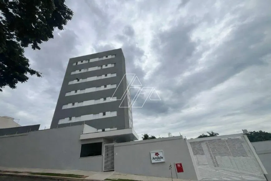 Foto do imóvel - Apartamento para alugar com 2 quartos, 1 banheiro, 1 vaga na garagem e condomínio com piscina e.