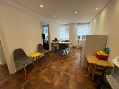 Conjunto Comercial / Sala à venda, 60m² no Centro, Curitiba