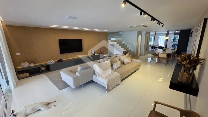 Foto do imóvel - Casa com 4 Quartos à venda, 370m²