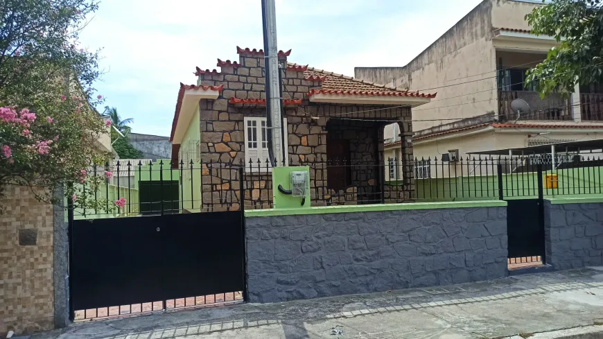 Foto do imóvel - Casa para alugar com 90 m², 4 quartos, 2 banheiros, 5 vagas