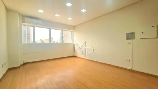 Conjunto Comercial / Sala à venda, 22m² no Centro, Curitiba