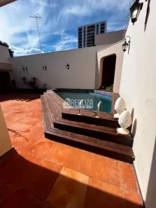 Casa com 4 Quartos para alugar, 567m² no Centro, Uberaba