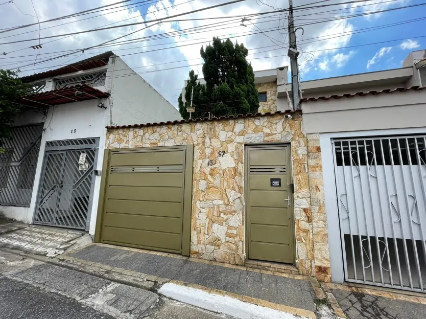Foto do imóvel - Sobrado à venda com 3 quartos, 3 suítes, 220 m², 5 banheiros e 4 vagas na garagem em