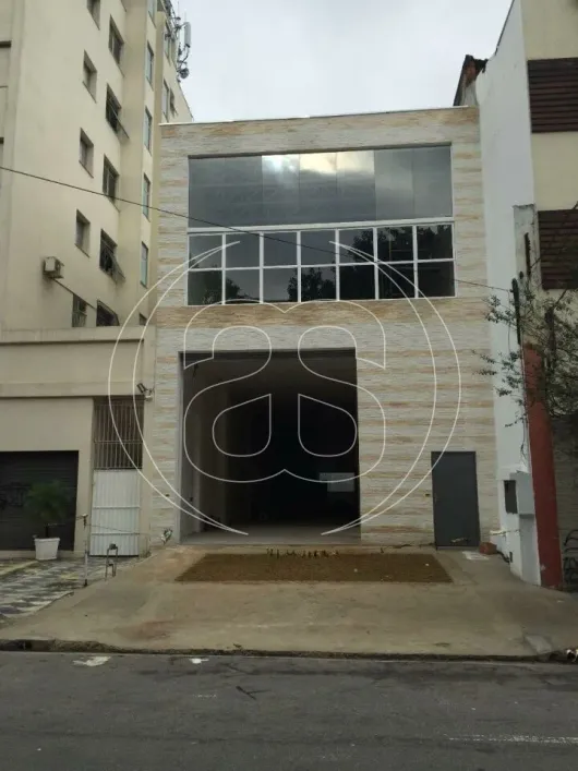 Foto do imóvel - Ponto comercial/Loja/Box disponível para locação com 700 m² e 2 vagas na garagem próximo ao.