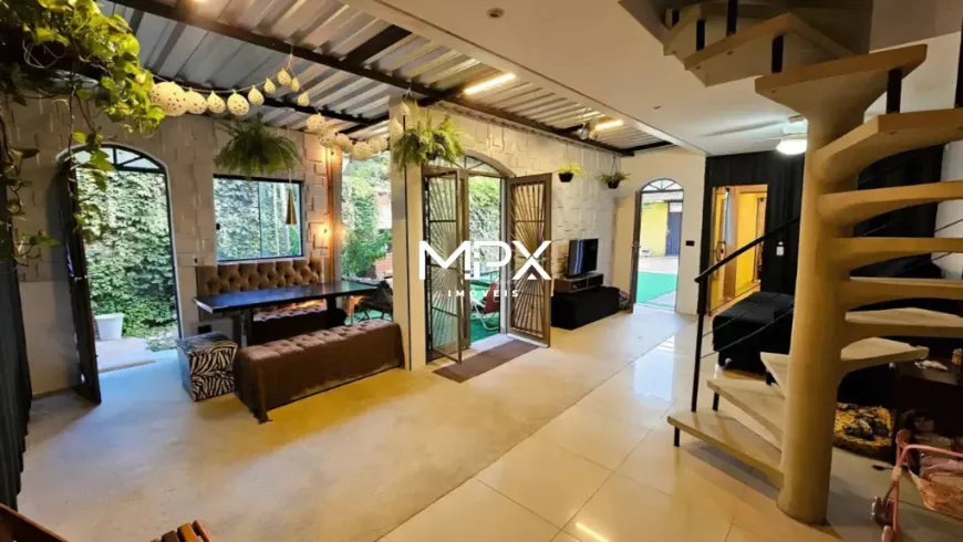 Foto do imóvel - Casa para alugar com 3 quartos, sendo 1 suíte, 2 banheiros, 90 m², aceita animais e condomínio.