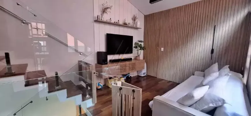 Foto do imóvel - Sobrado à venda com 3 quartos, 3 suítes, 167 m², 5 banheiros e 4 vagas próximo ao Metrô São.