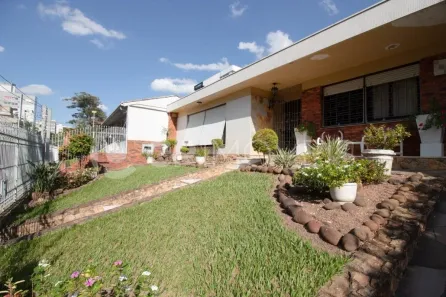 Casa com 3 Quartos à venda, 385m² no Jardim Lindóia, Porto Alegre