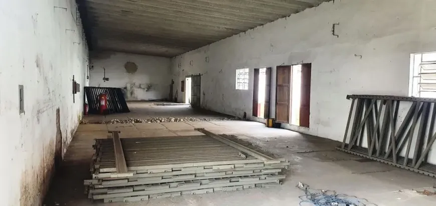 Foto do imóvel - Ponto comercial à venda de 800 m² com 8 banheiros próximo à Estação Augusto Vasconcelos em