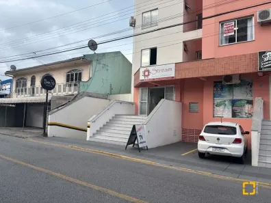 Loja / Salão / Ponto Comercial à venda, 39m² no Barreiros, São José