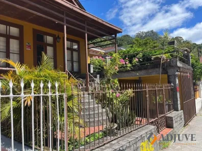 Casa Comercial com 4 Quartos para alugar, 250m² no Centro, Petrópolis