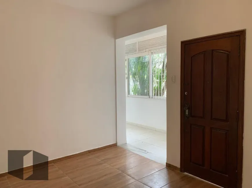 Foto do imóvel - Apartamento para alugar com 2 quartos, varanda, armários na cozinha e 1 banheiro em