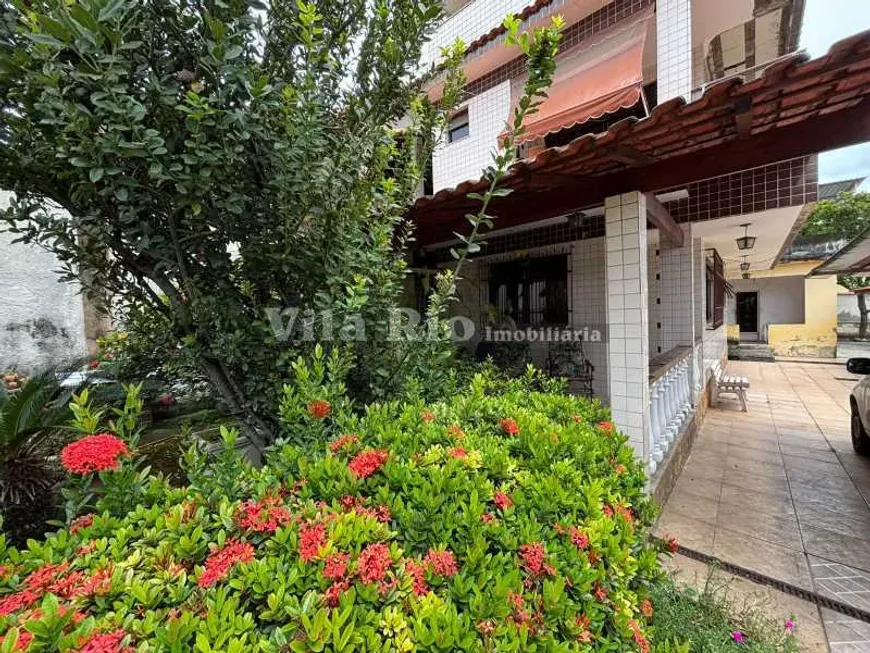 Foto do imóvel - Casa à venda com 2 quartos, 1 banheiro, 242 m², 5 vagas e churrasqueira no condomínio em