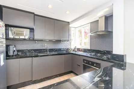 Casa de Condomínio com 4 Quartos à venda, 411m² no Campo Comprido, Curitiba