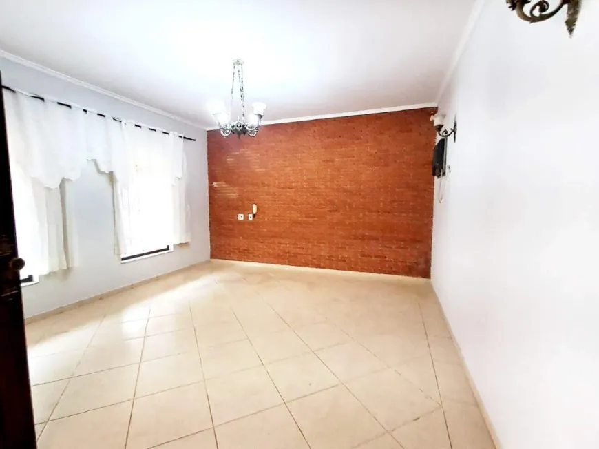 Foto do imóvel - Casa para alugar com 172 m², 3 quartos, 1 banheiro, 4 vagas