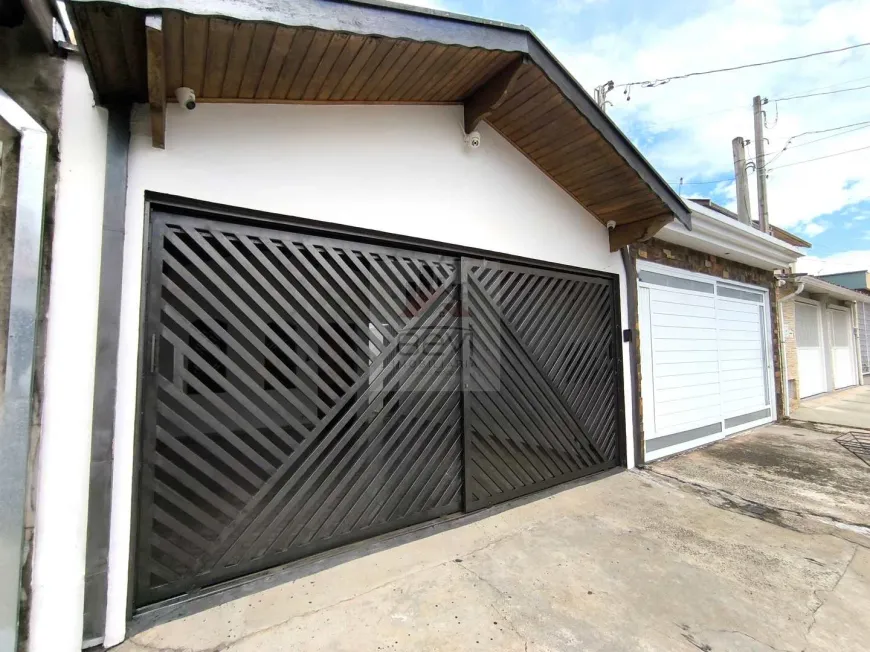 Foto do imóvel - Casa à venda com 2 quartos, 2 banheiros e 2 vagas na garagem em