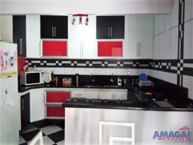 Sobrado com 4 Quartos à venda, 182m² no Vila Nova Aliança, Jacareí
