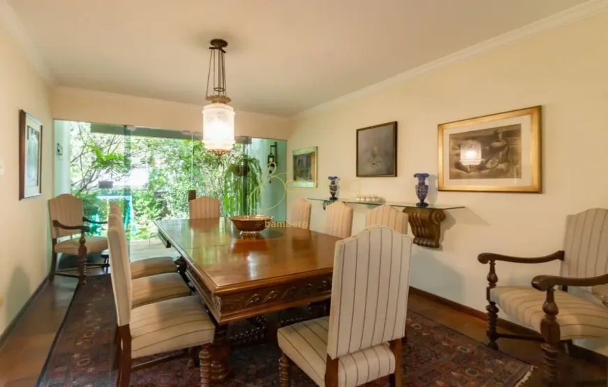 Foto do imóvel - Casa à venda com 3 quartos, 3 suítes, 374 m², 5 banheiros e 5 vagas em